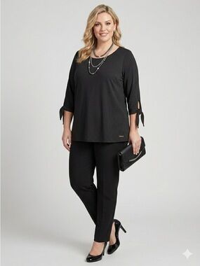ChicSoul Black Knit Top with Crew Neck